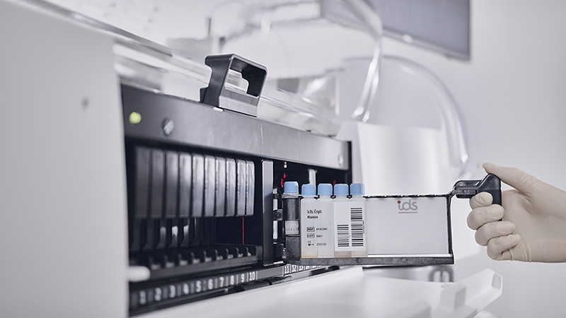 ChLIA instrument for chemiluminescence immunoassay analyses